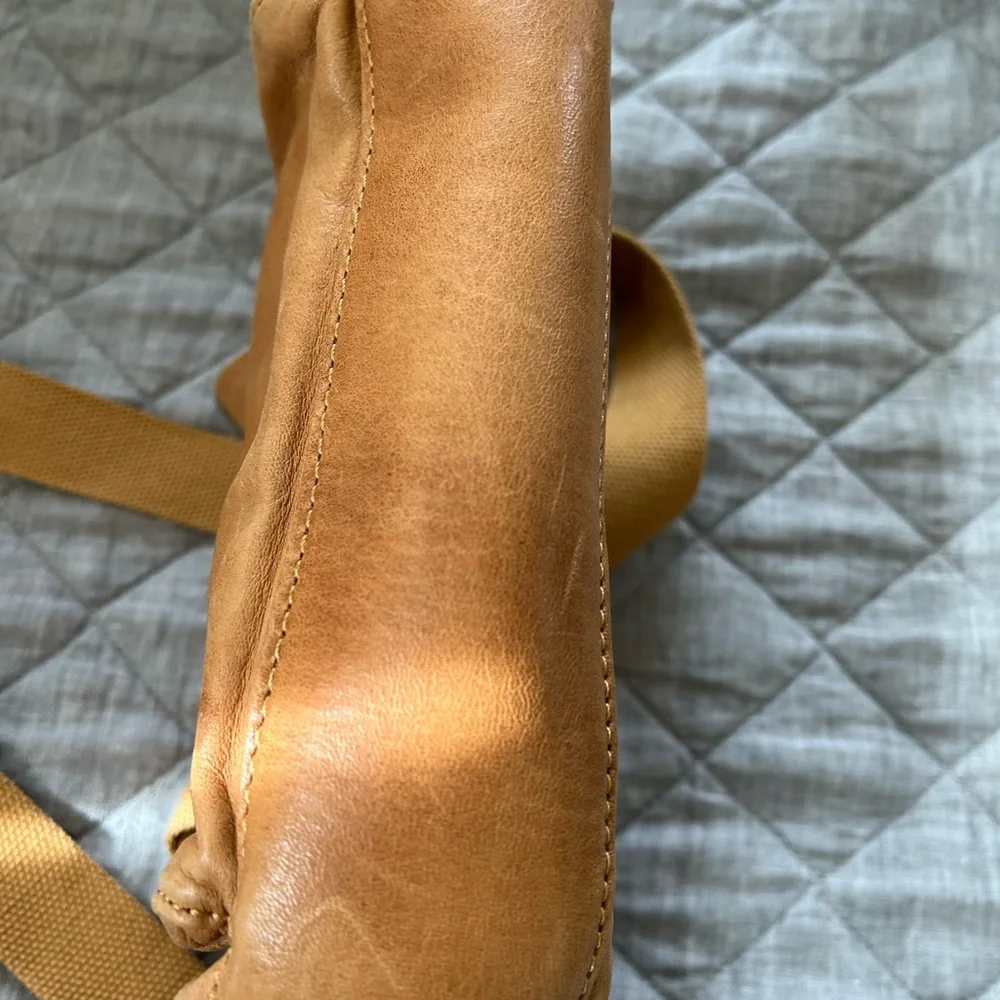 Ellington leather cross body bag - Picture 6 of 6